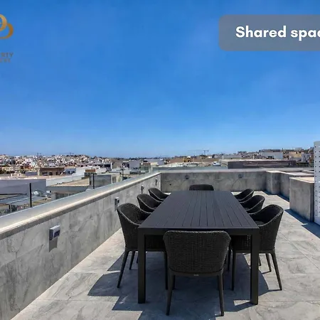 Urban 19 Residences Premium *