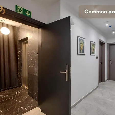 Urban 19 Residences Premium Inn *